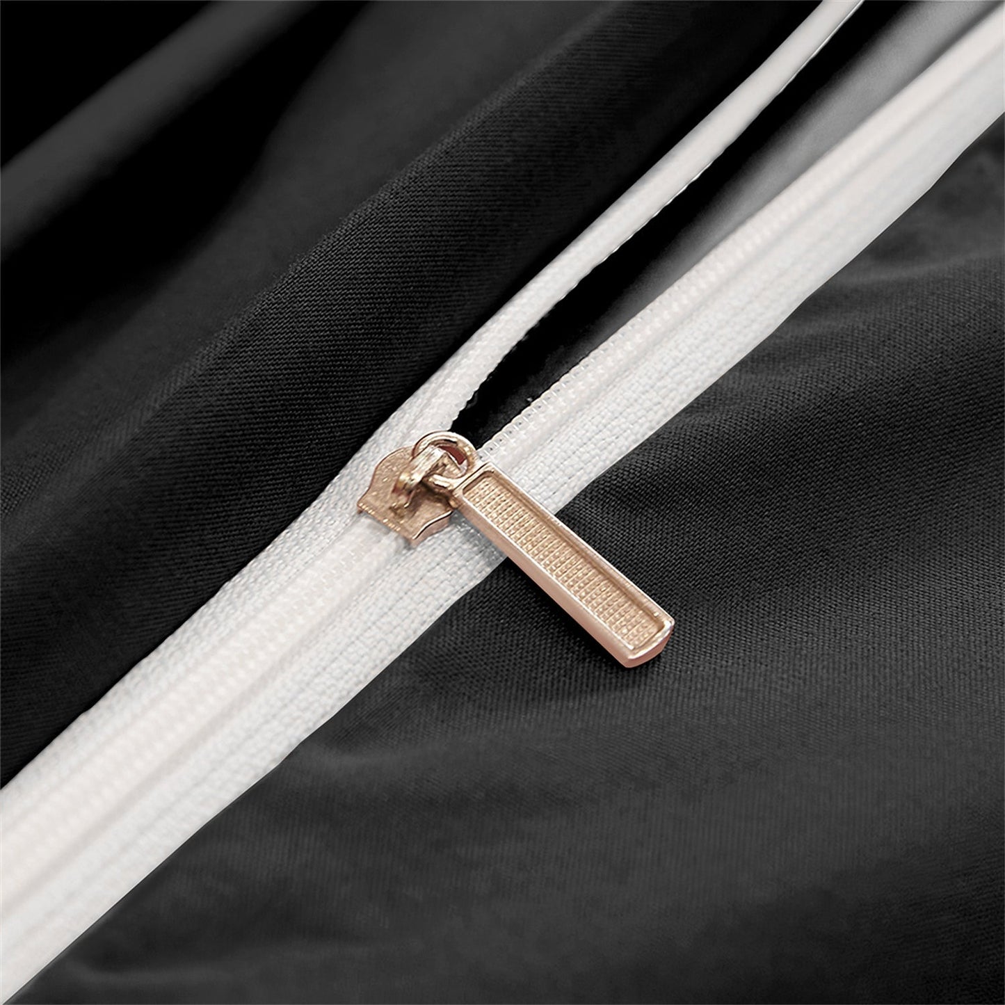 MidnightPetals - Elegant Black and Gold Duvet Set