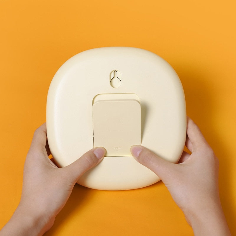 CharmClock - Uroczy Kawaii Zegar Ścienny