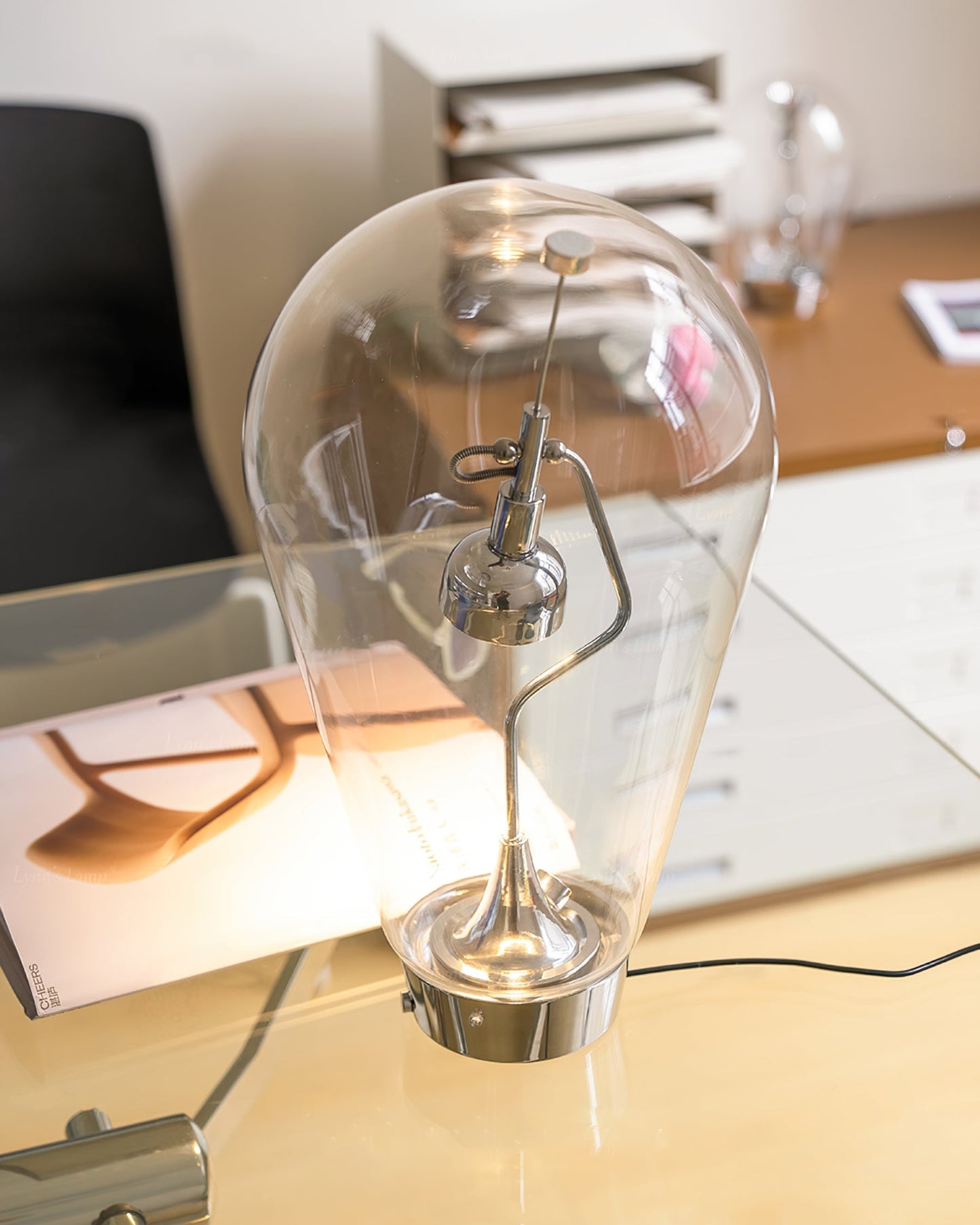 AirLuxe - Stilfuld Bordlampe