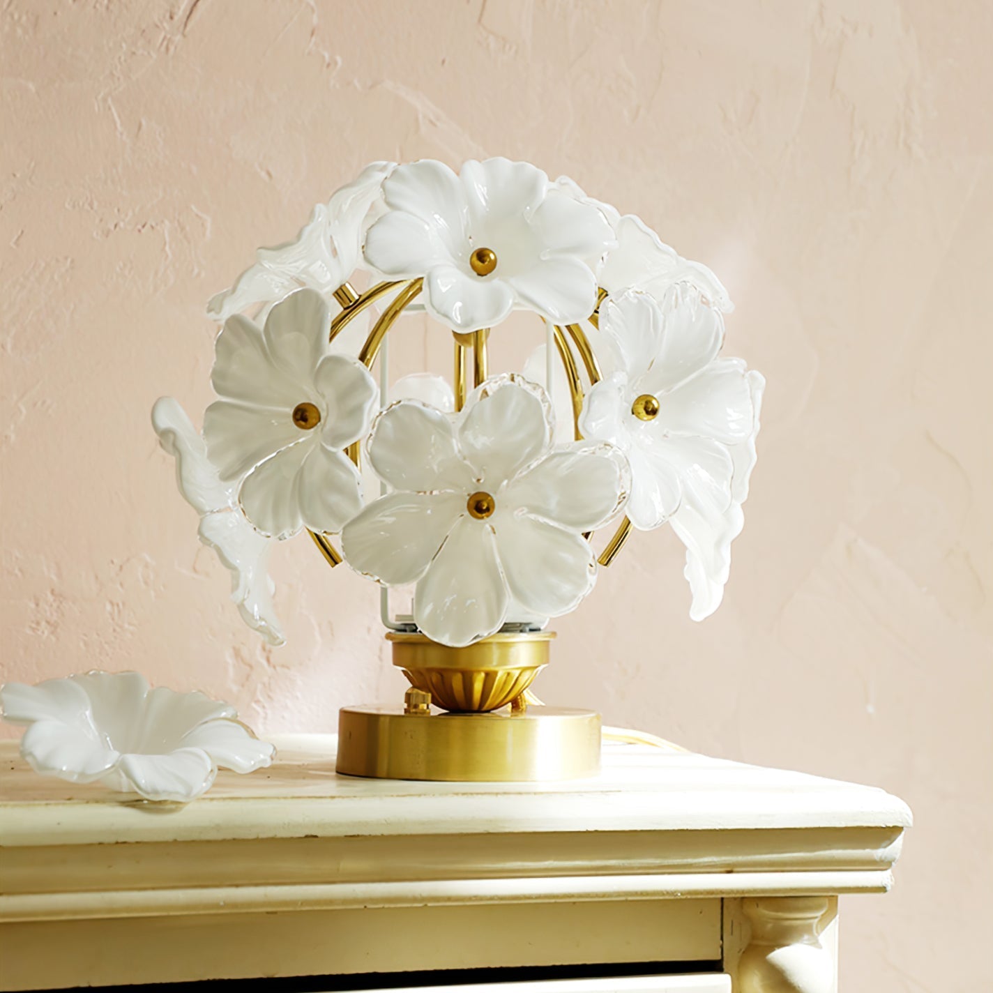 LuxeBloom - Floral Accent Lampe