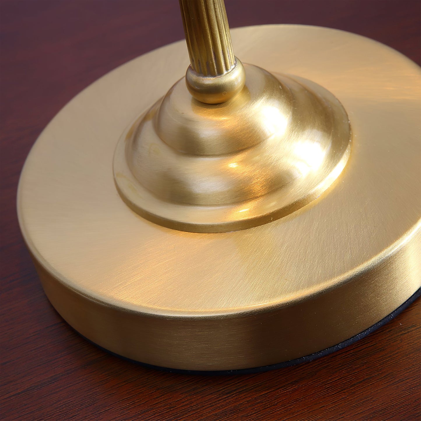 FloraLuxe - Lampe de table sophistiquée