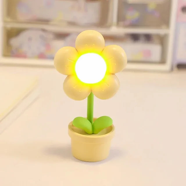 BloomAura – Elegant Petite Flower Table Lamp for Soft Lighting