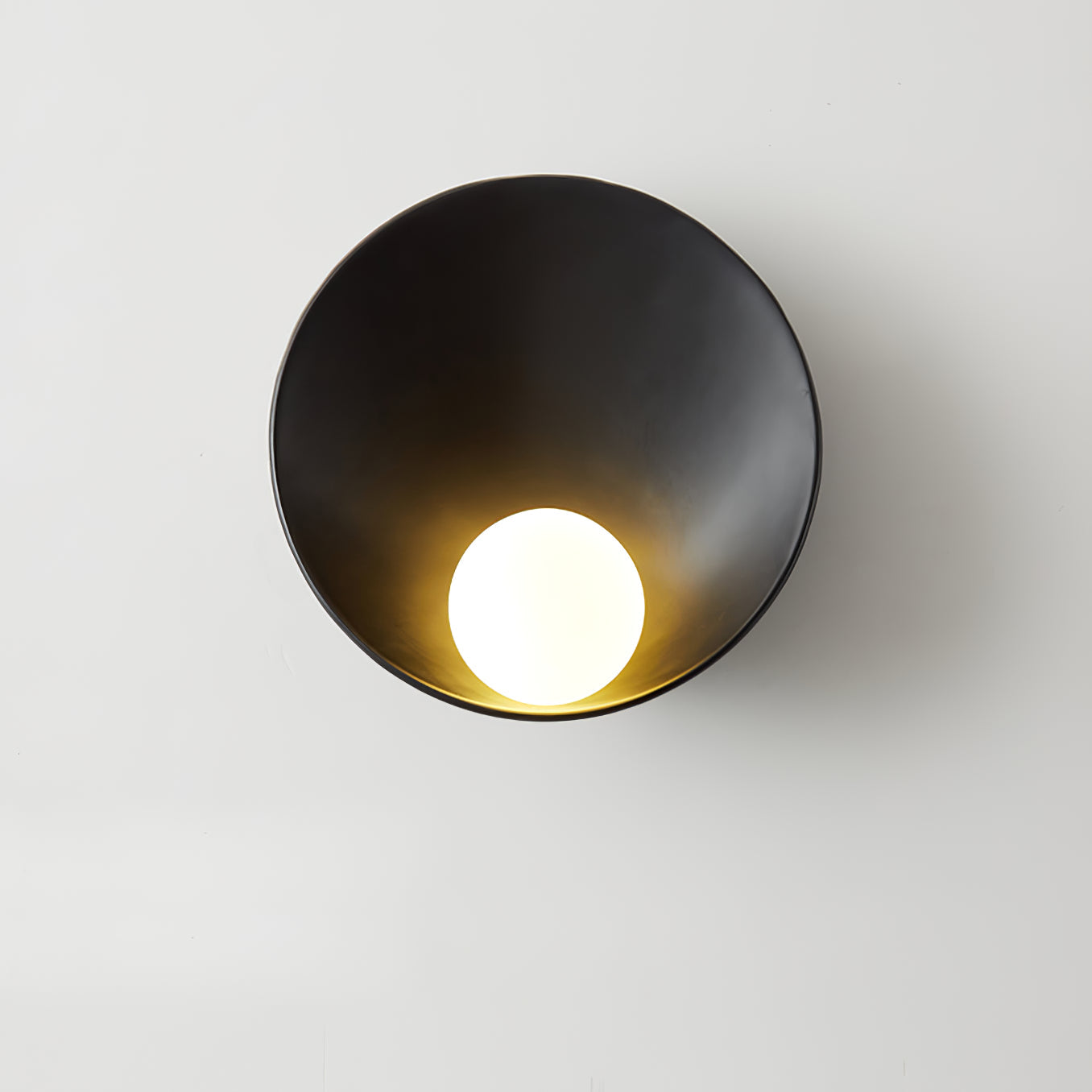 LuxeSphere – Round Nordic Wall Lamp for Contemporary Ambience