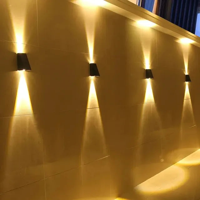 SunRay - Lampa zasilana energią słoneczną do użytku na zewnątrz