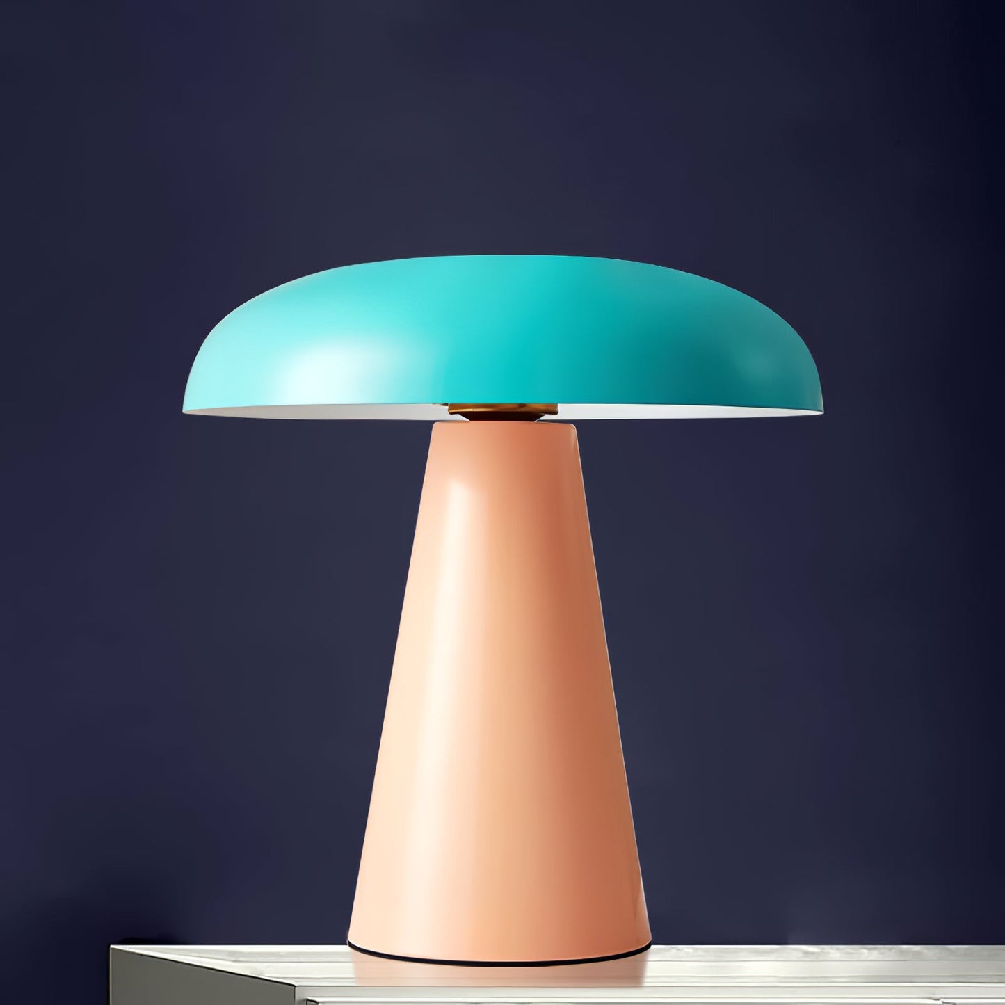RheaBeam - Elegant Table Lamp with Refined Base and Subtle Light