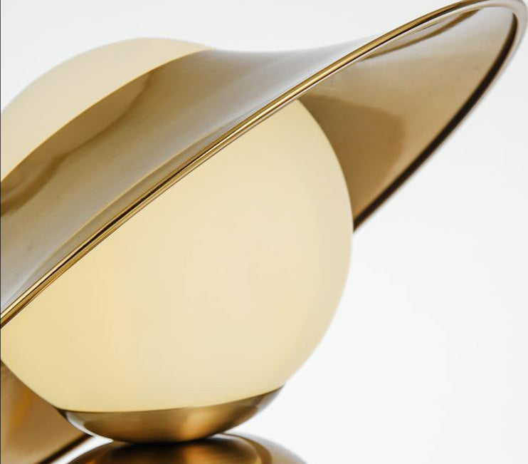 GoldenGlow – Lampe de table de style nordique en or