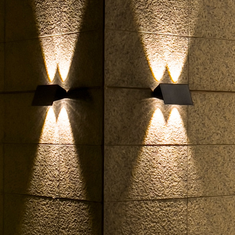 SensorGlow - Bevægelsesaktiveret Solvæglampe