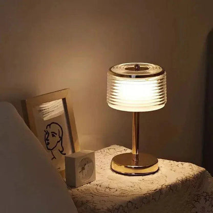 LumaRing - Lampe de table élégante avec des lignes épurées