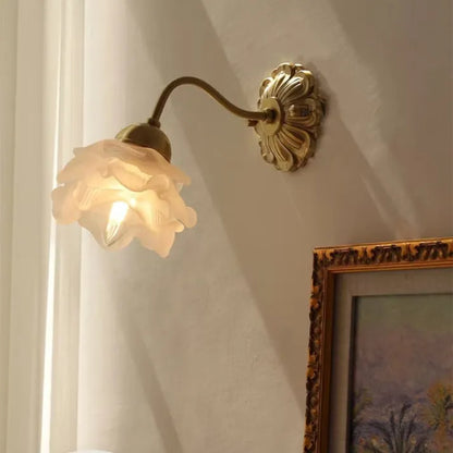 BloomLume – Lámpara de Pared de Vidrio con Flores Vintage