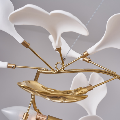 NatureGlow – Elegant Ginkgo Leaf Pendant