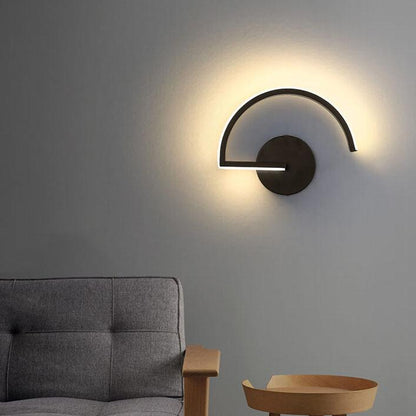 AluGlow – Lampada da parete a LED contemporanea con alluminio curvato