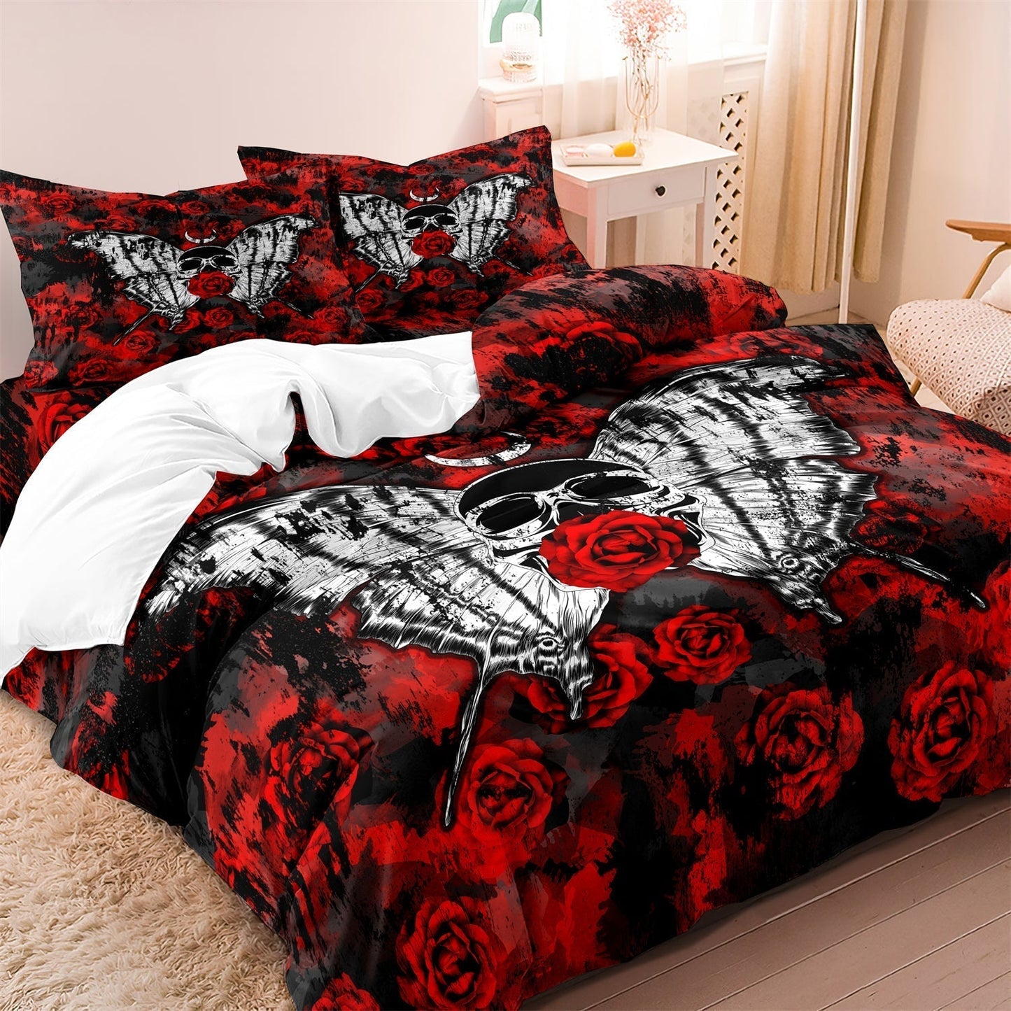 GothicLuxe - Skull & Rose-Themed Bed Set
