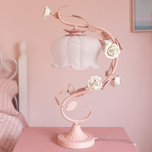 FloraRose – Pastoral Style Table Lamp