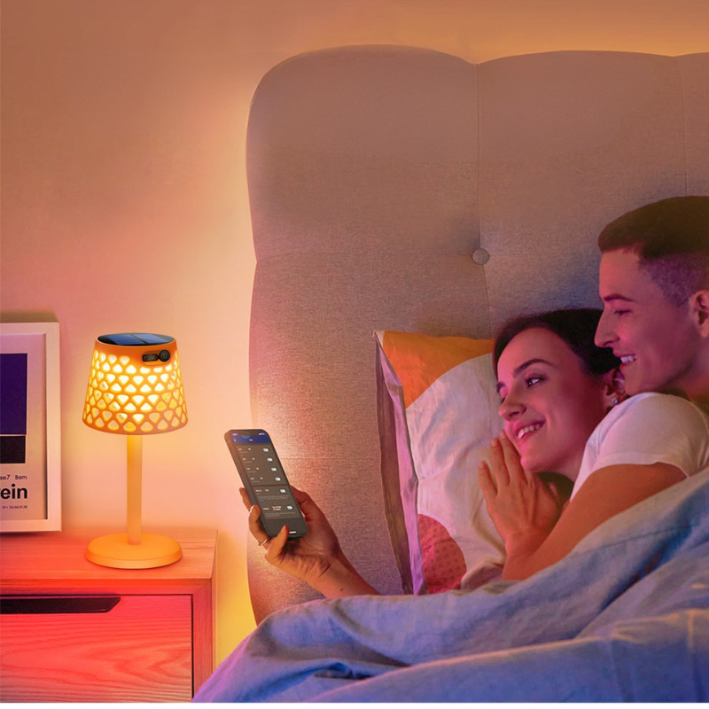 EcoLume – Lampada da scrivania versatile ad energia solare