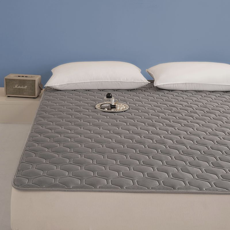 Self-Cooling Dog Cooling Mat – Non-Toxic, Plush Dog Bed for Comfortable Indoor & Outdoor Use, Easy to Clean, Multiple Sizes