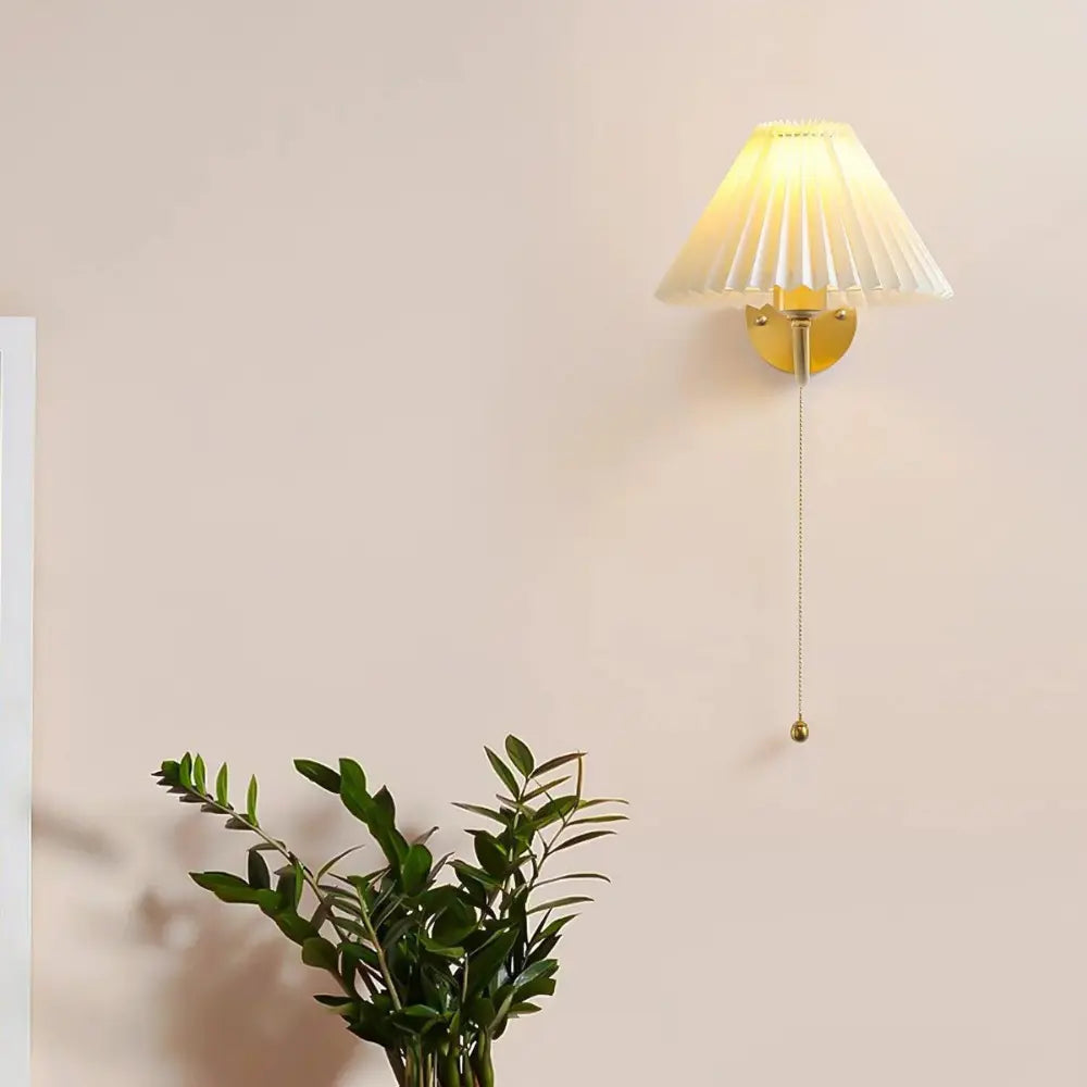 GoldenAura - Elegant Wall Light