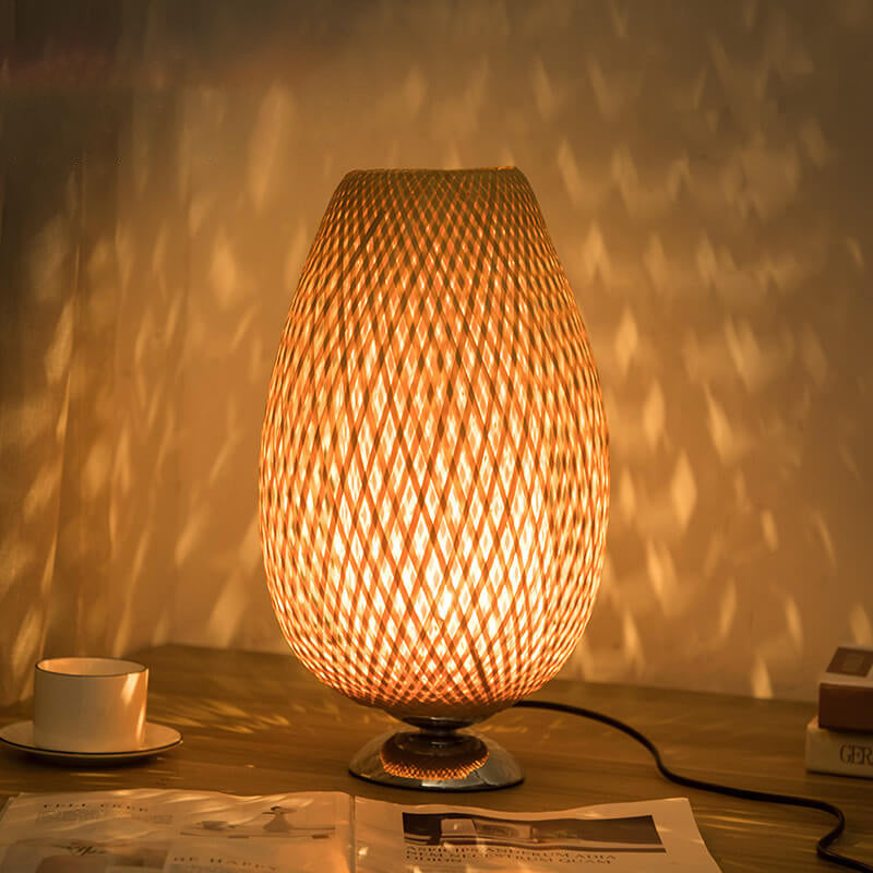 RusticGleam – Antik Bambus Bordlampe