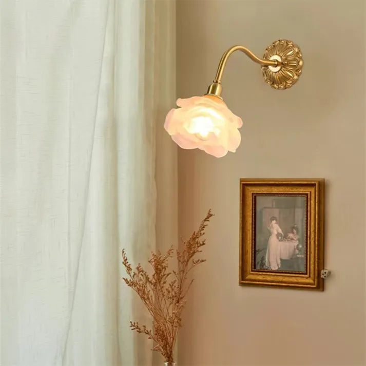 BloomLume – Lámpara de Pared de Vidrio con Flores Vintage