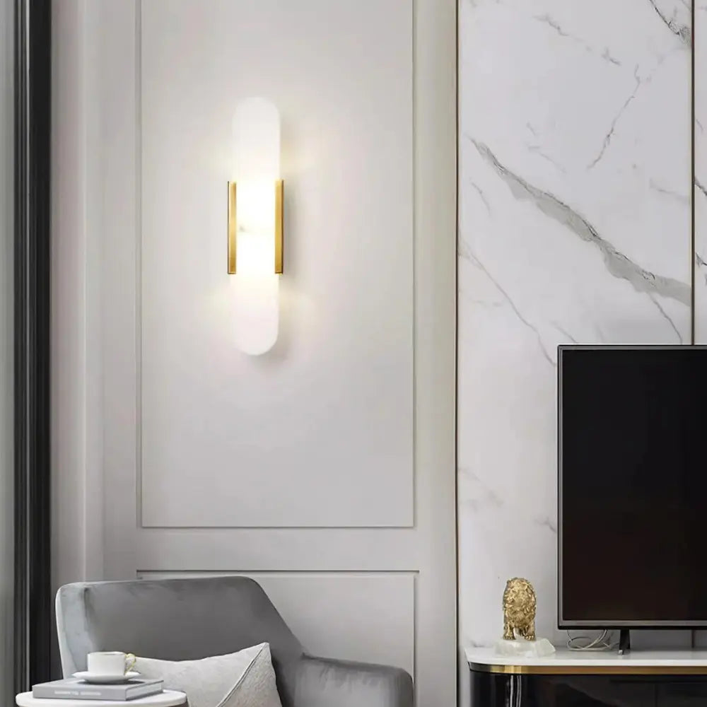 LuxeGlow – Lámpara de Pared Elegante con Silueta Minimalista