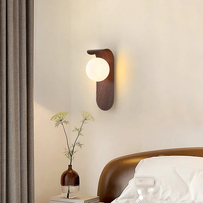 LuxeWood – Chic Walnut Wall Lamp for Unique Ambiances