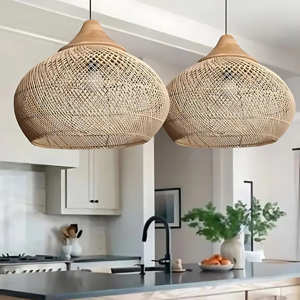 Sunwoven - Kunstnerisk Rattanlampe