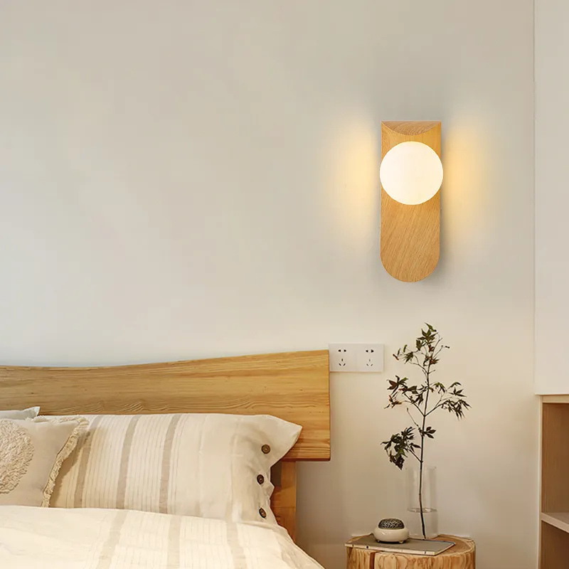 LuxeWood – Chic Walnut Wall Lamp for Unique Ambiances