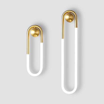 GoldCurve – Minimalist Wall Light