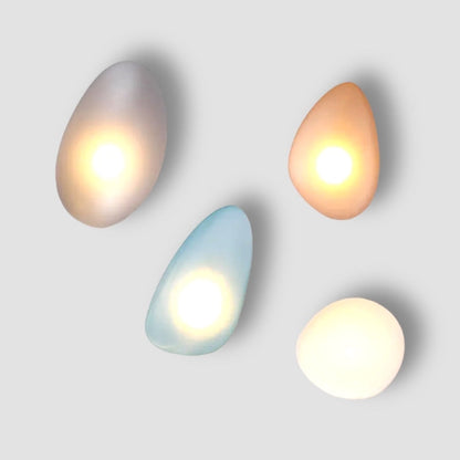 GlamGlow – Wandlampe aus farbigem Glas mit künstlerischem Flair