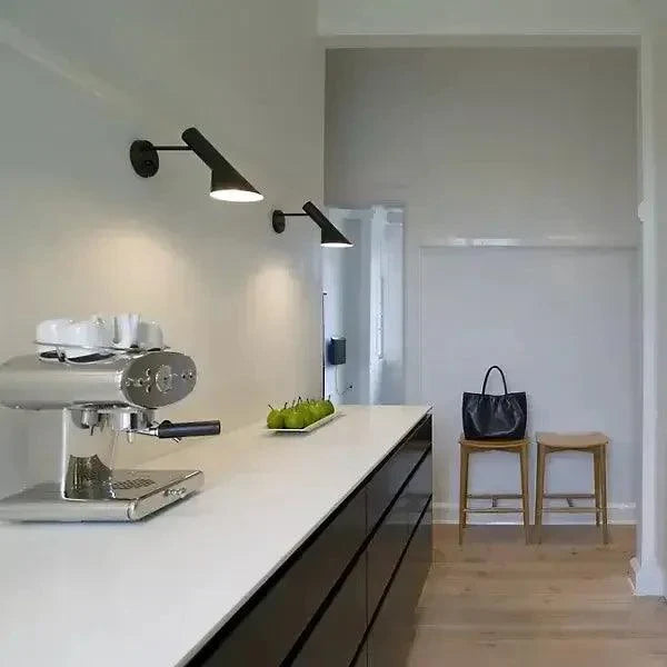 EssenceGlow - Ren og Moderne Bordlampe