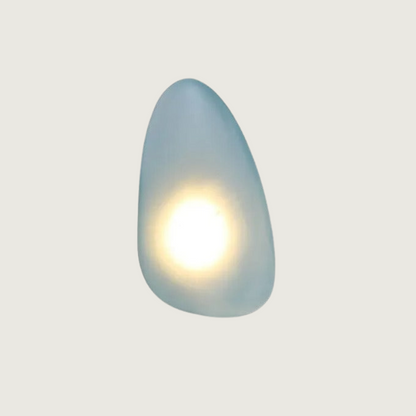 GlamGlow – Wandlampe aus farbigem Glas mit künstlerischem Flair