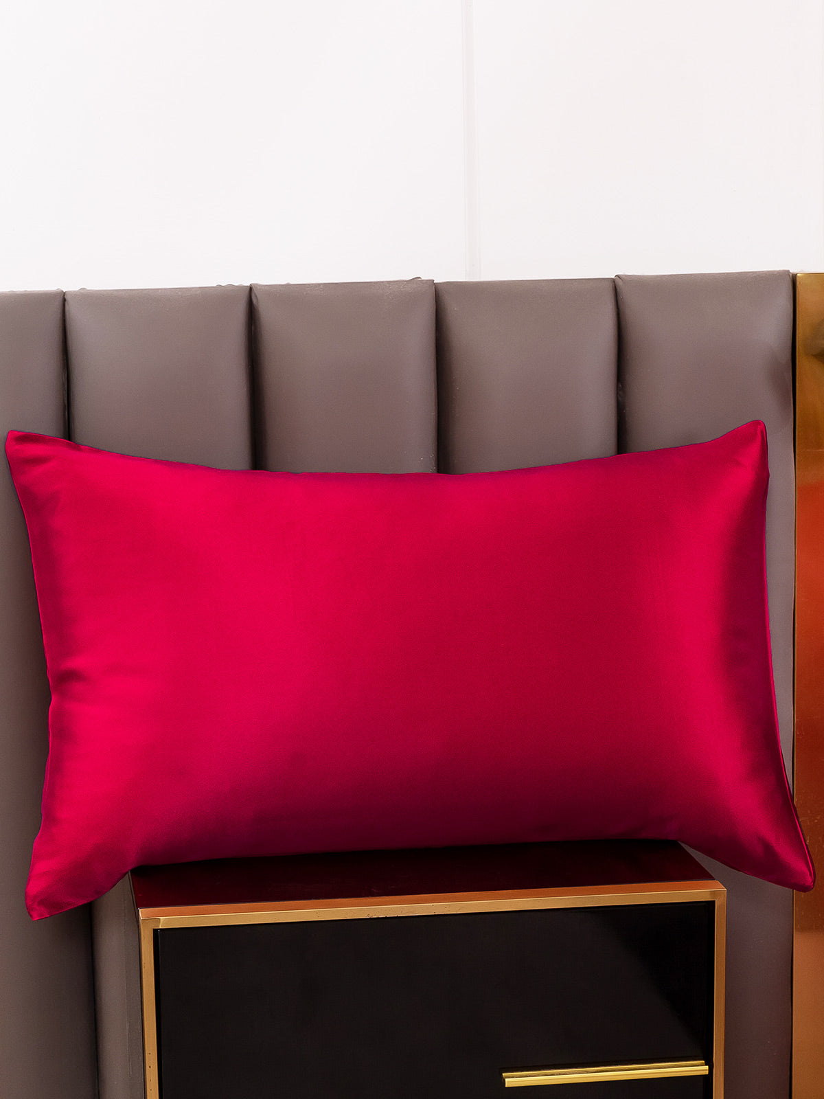 SilkenDreams - 100% Mulberry Silk Pillowcase with Hidden Zipper