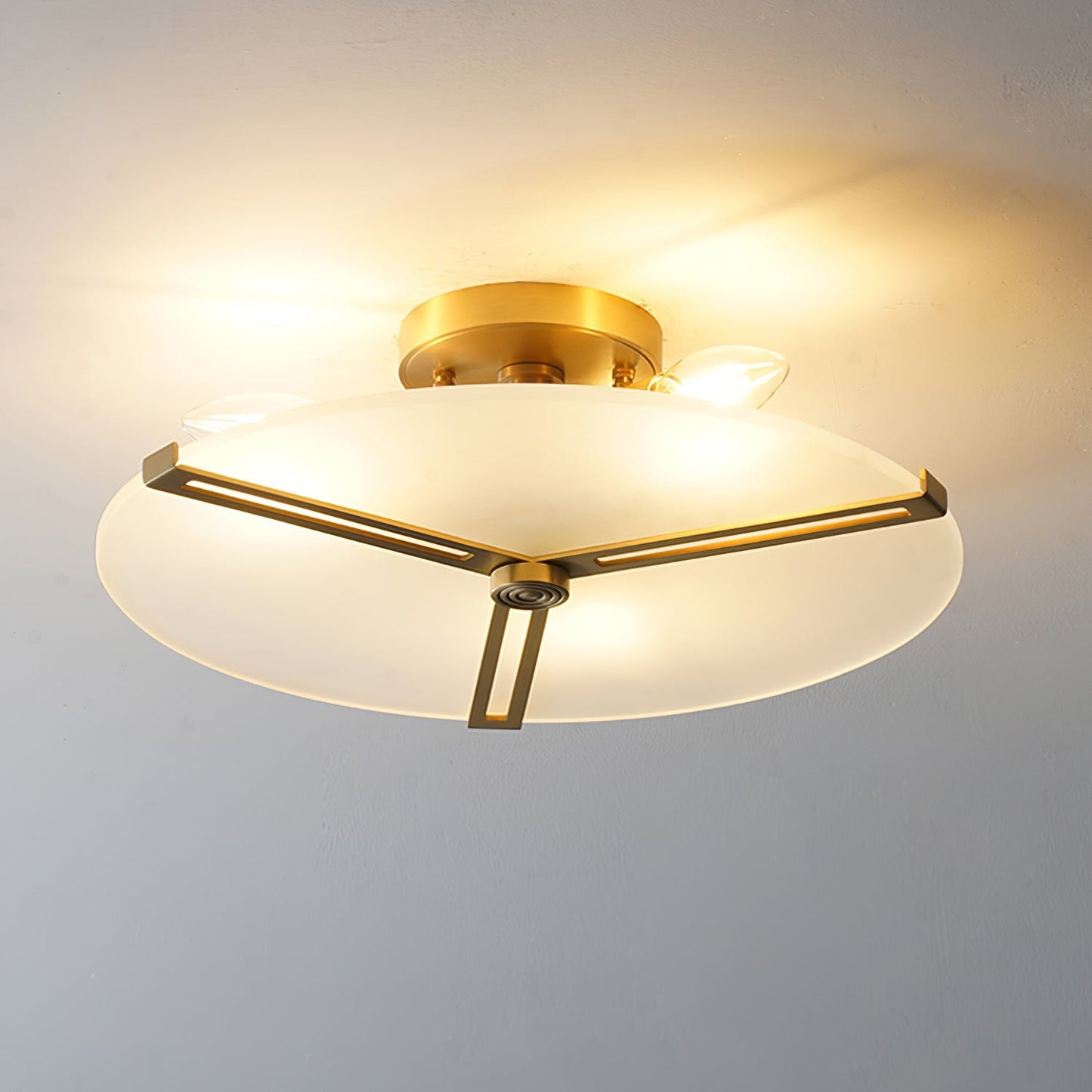 LuxeContempo - Loftlampe med slankt moderne design og subtil belysning