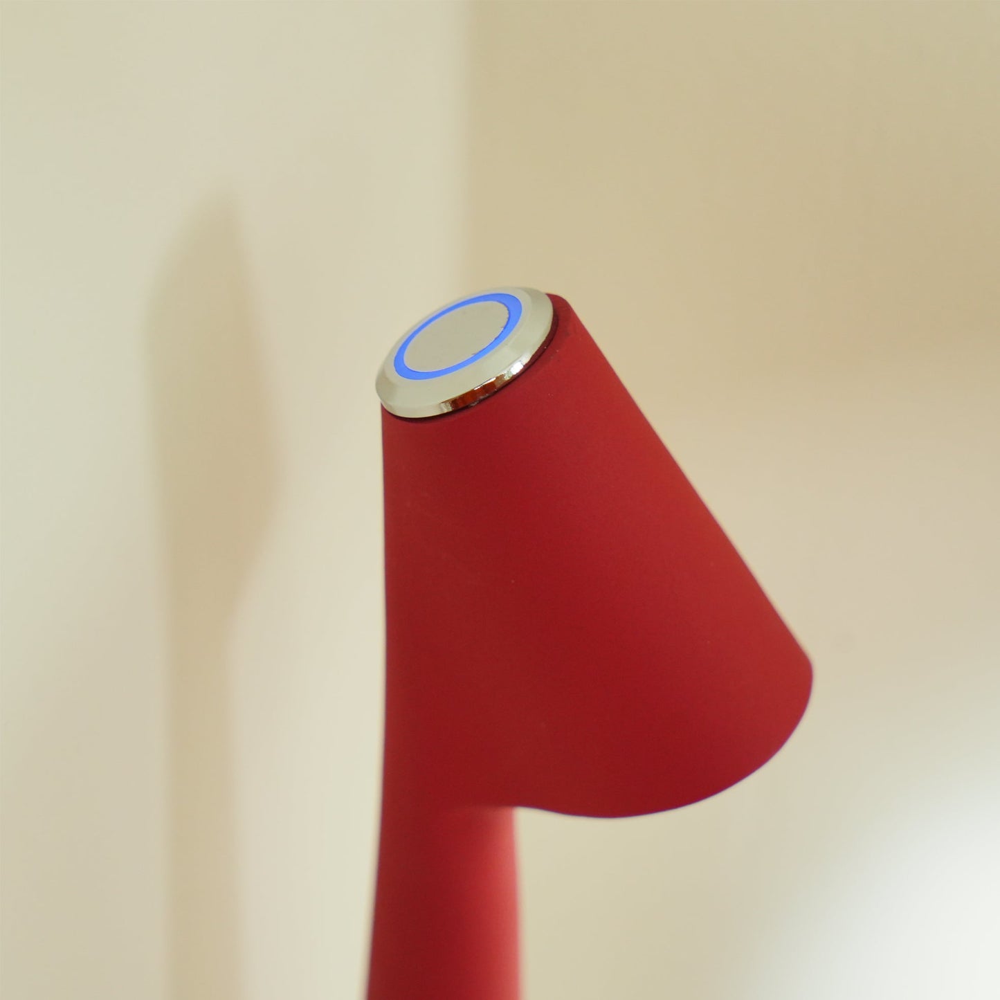 EcoLight – Lampada da scrivania ricaricabile a risparmio energetico