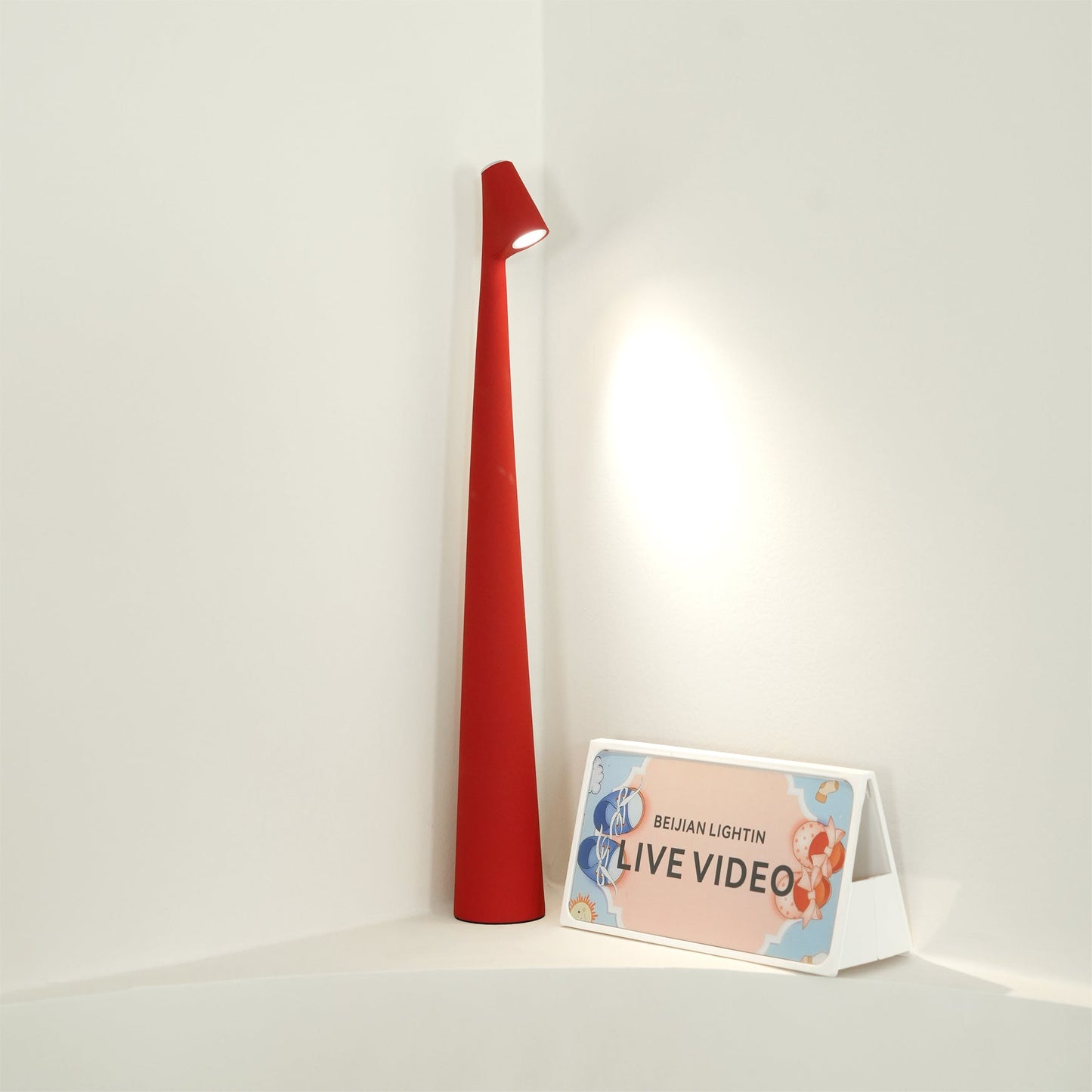 EcoLight – Lampada da scrivania ricaricabile a risparmio energetico