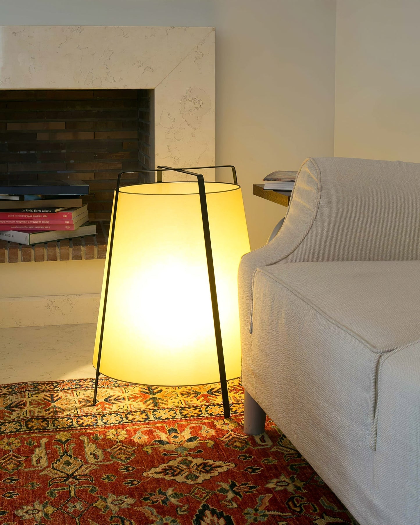 AkaneBeam - Table Lamp with Japanese-Inspired Aesthetic and Soft Radiance