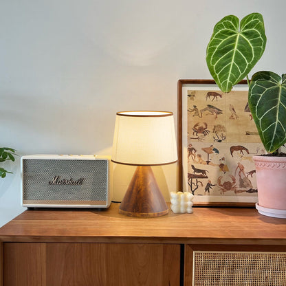 AmaliaBeam - Lámpara de Mesa con Base Refinada y Brillo Cálido y Suave