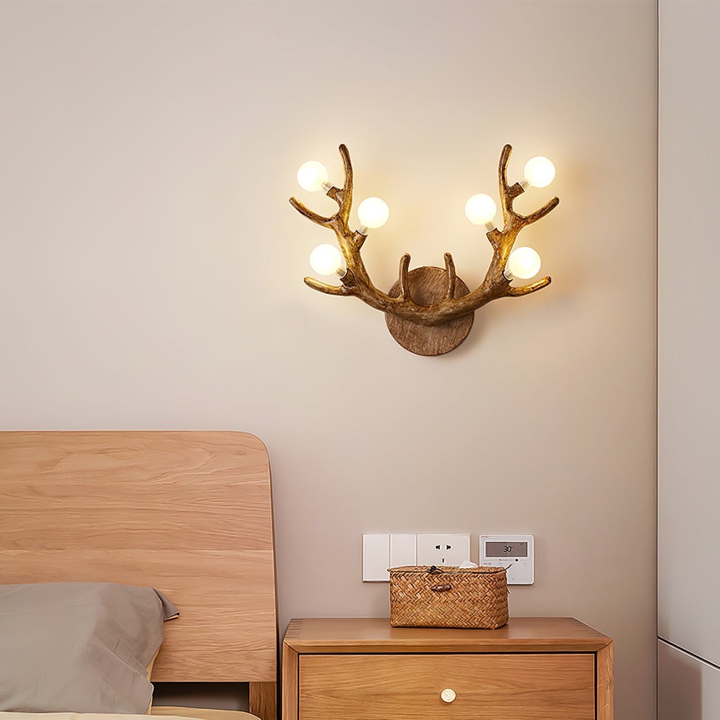 WoodLuxe – Elegant Deer-Shaped Wall Lamp for Nature Lovers