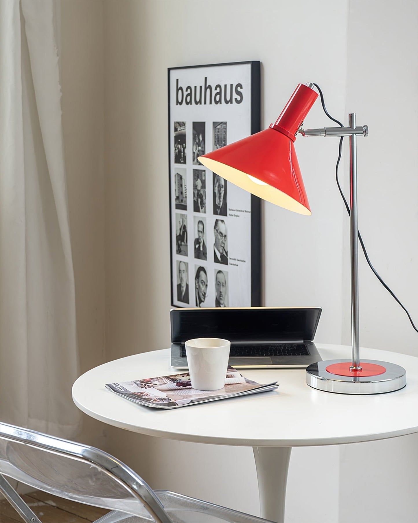 BeamAura - Sleek Table Lamp