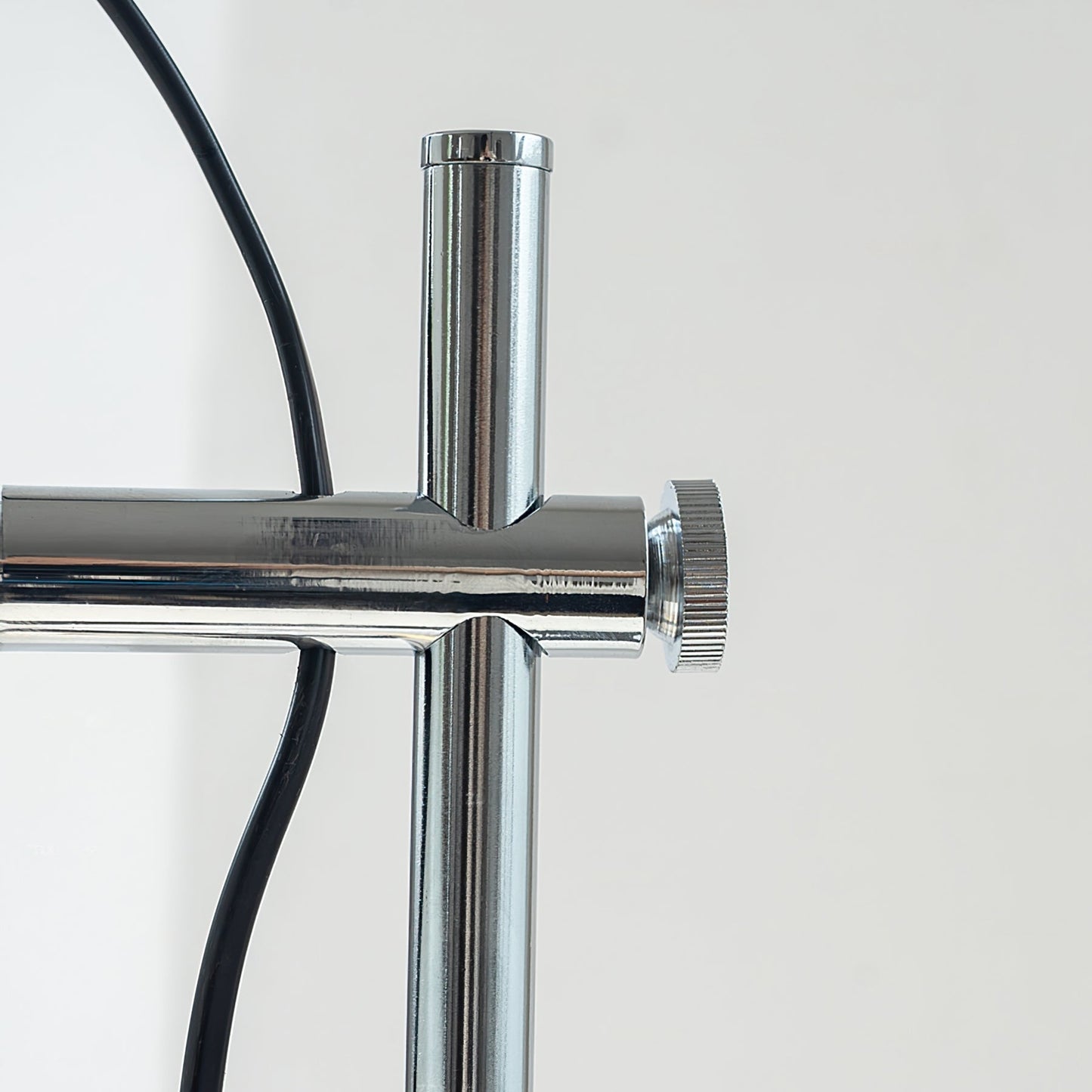 BeamAura - Sleek Table Lamp