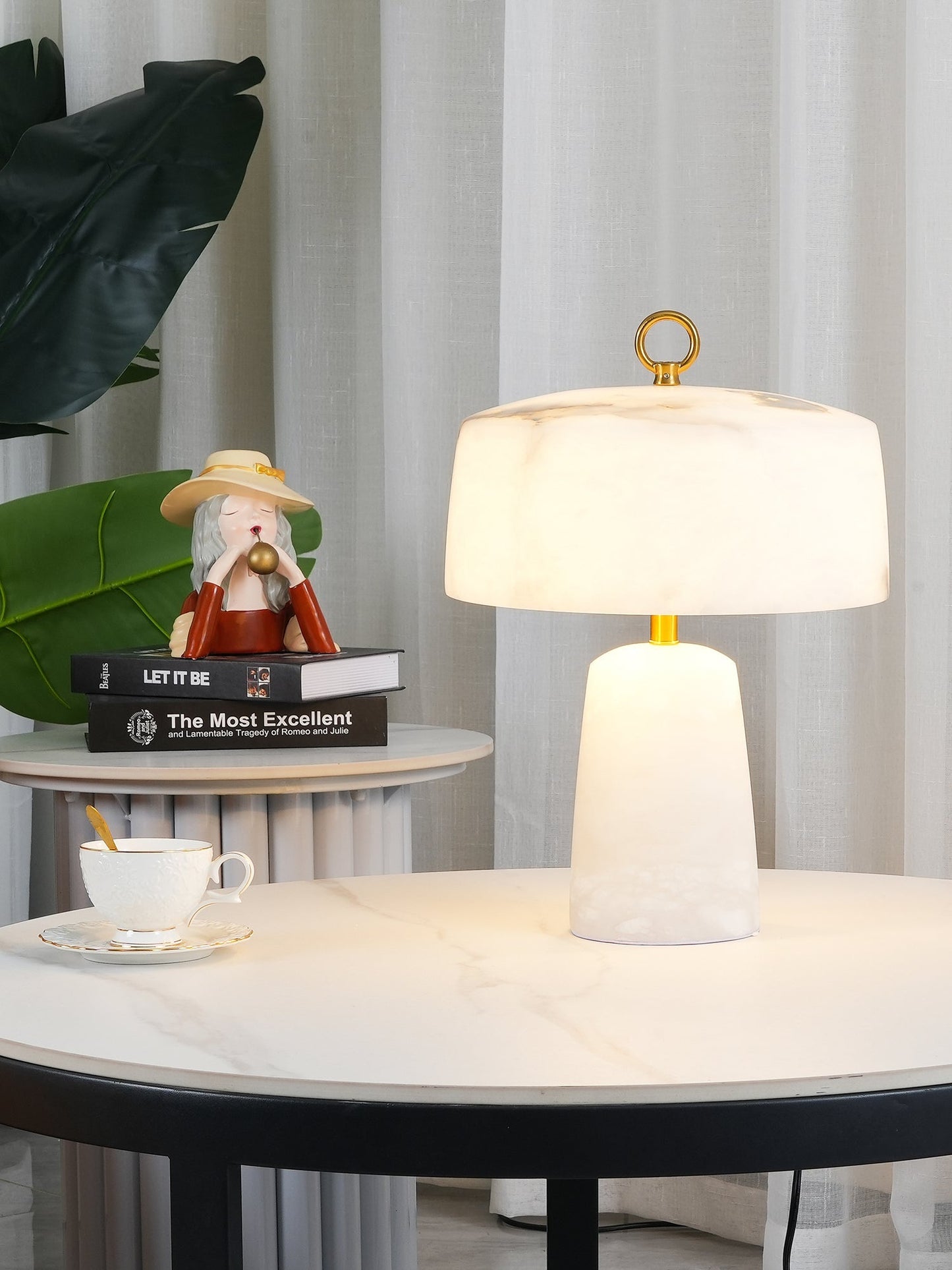 AogaLuxe - Table Lamp with Sophisticated Form and Soft Light Emission