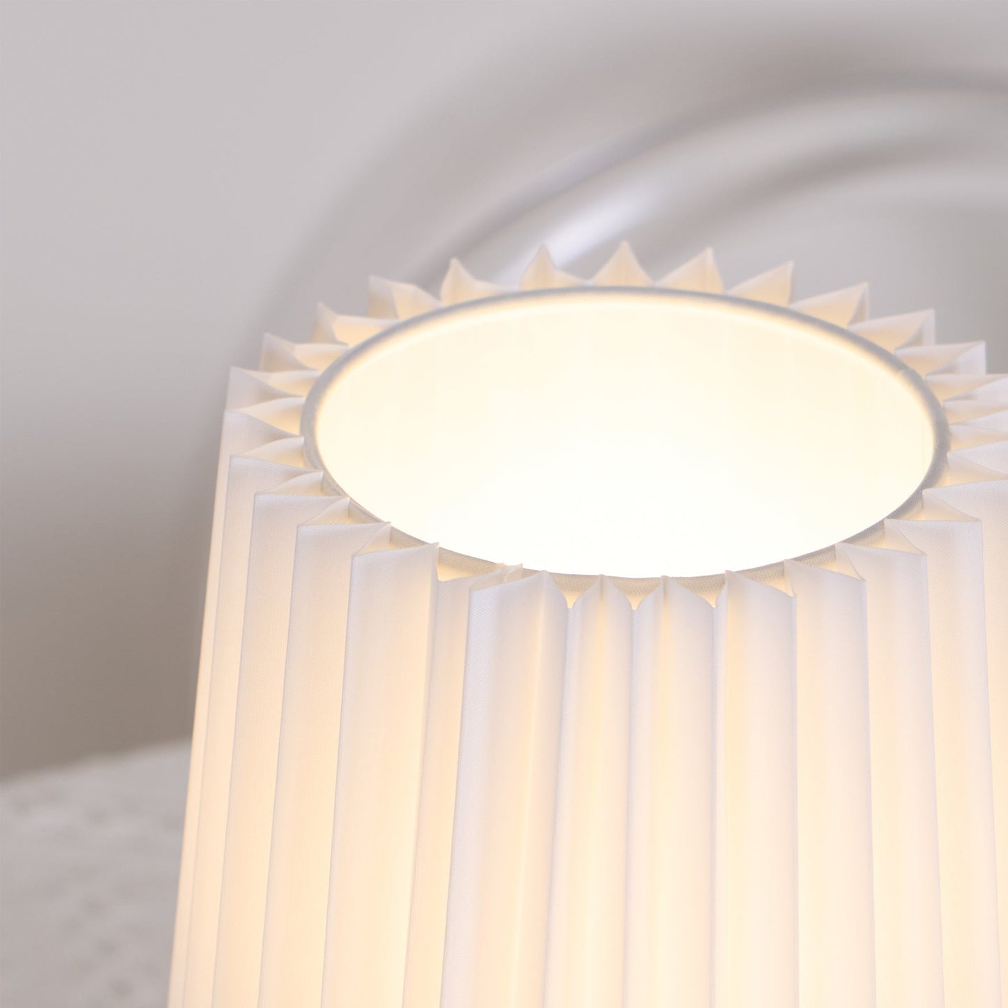 AstralVibes - Elegant Skrivebordslampe