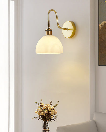 HeritageBeam – Classic Wall Lamp with Luxe Elegance
