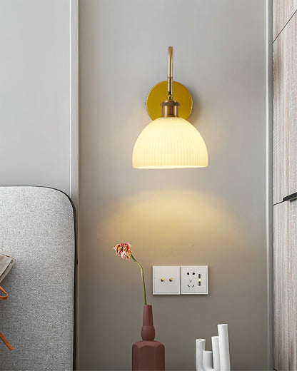 HeritageBeam – Classic Wall Lamp with Luxe Elegance