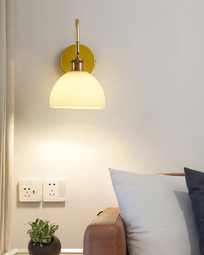 HeritageBeam – Classic Wall Lamp with Luxe Elegance