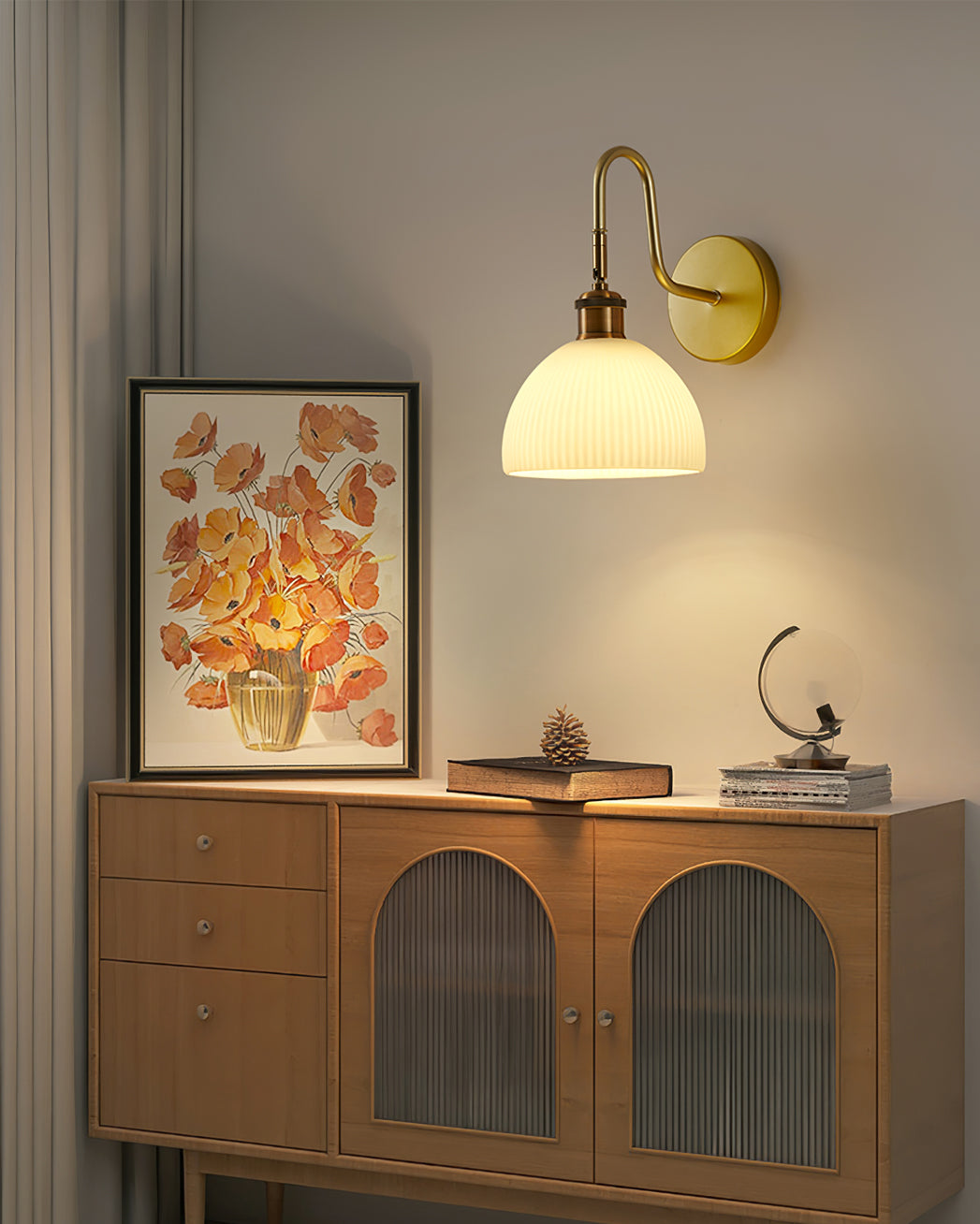 HeritageBeam – Classic Wall Lamp with Luxe Elegance