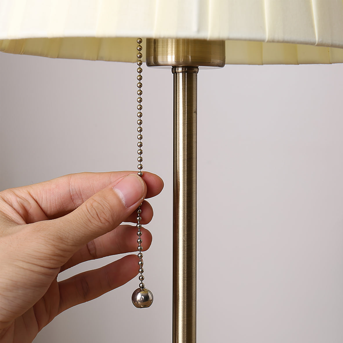 LuxeRadiance - Lampe de Table Moderne