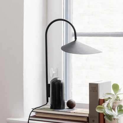 VerbaLume – Lampada da tavolo regolabile contemporanea