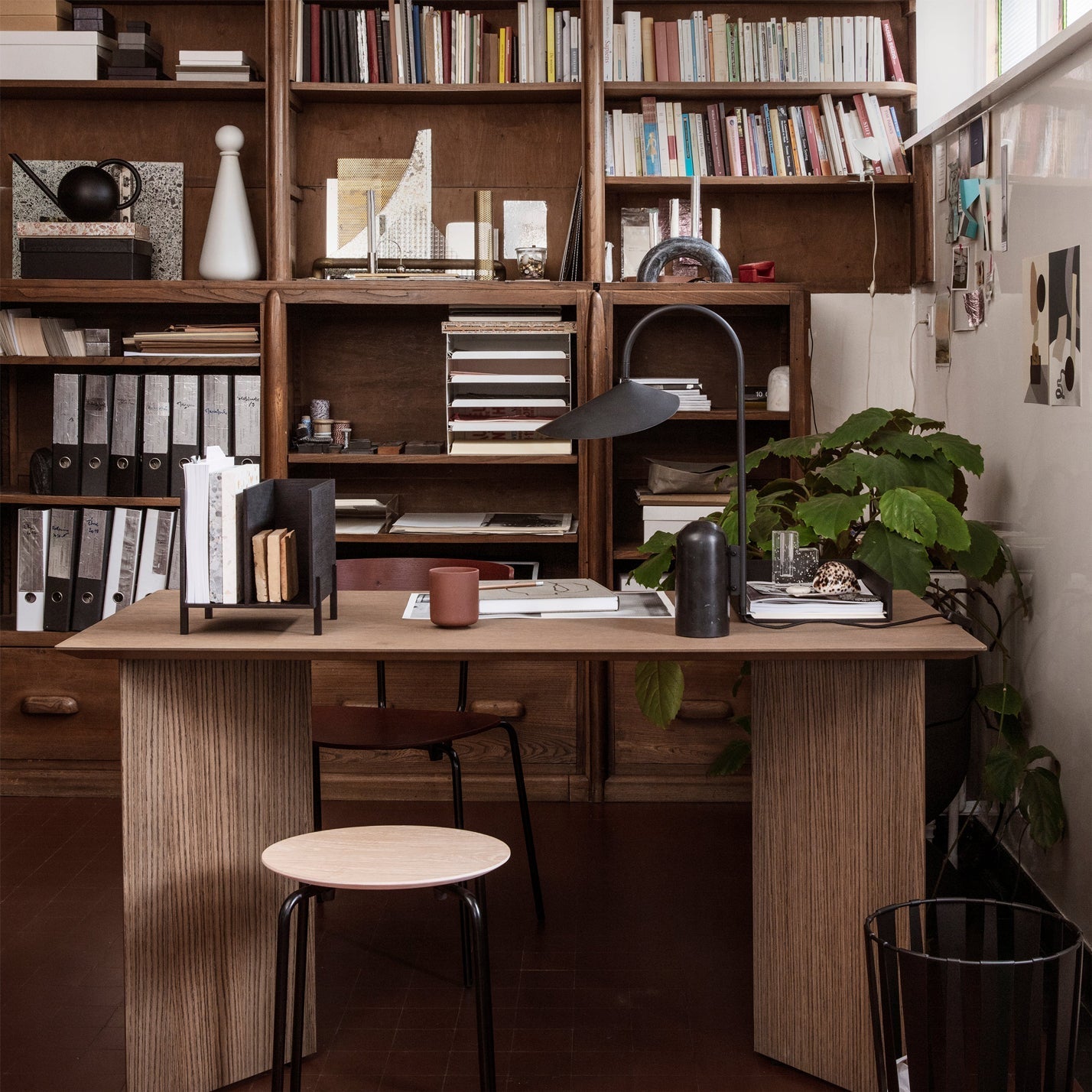 VerbaLume – Lampada da tavolo regolabile contemporanea