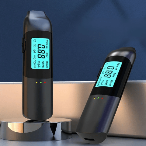BREATHCHECK – Instant breathalyzer with USB charging & results in 3 seconds 1