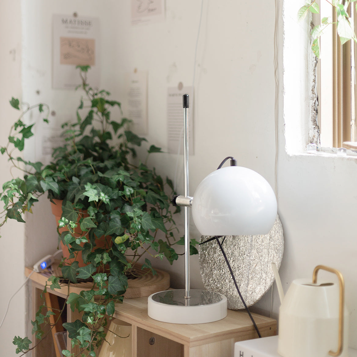 PivotGlow – Modern Adjustable Desk Light